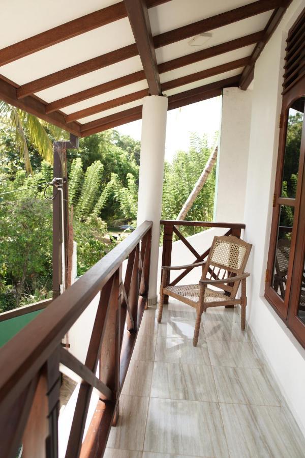 Surf Nest Hiriketiya Hotel Dikwella Exterior foto